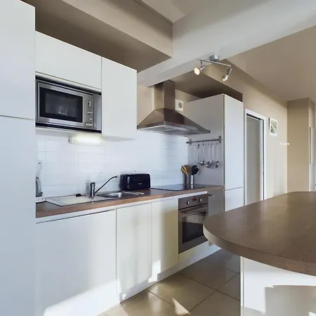 Sur La Plage, Avec Terrasse Et Vue Lägenhet